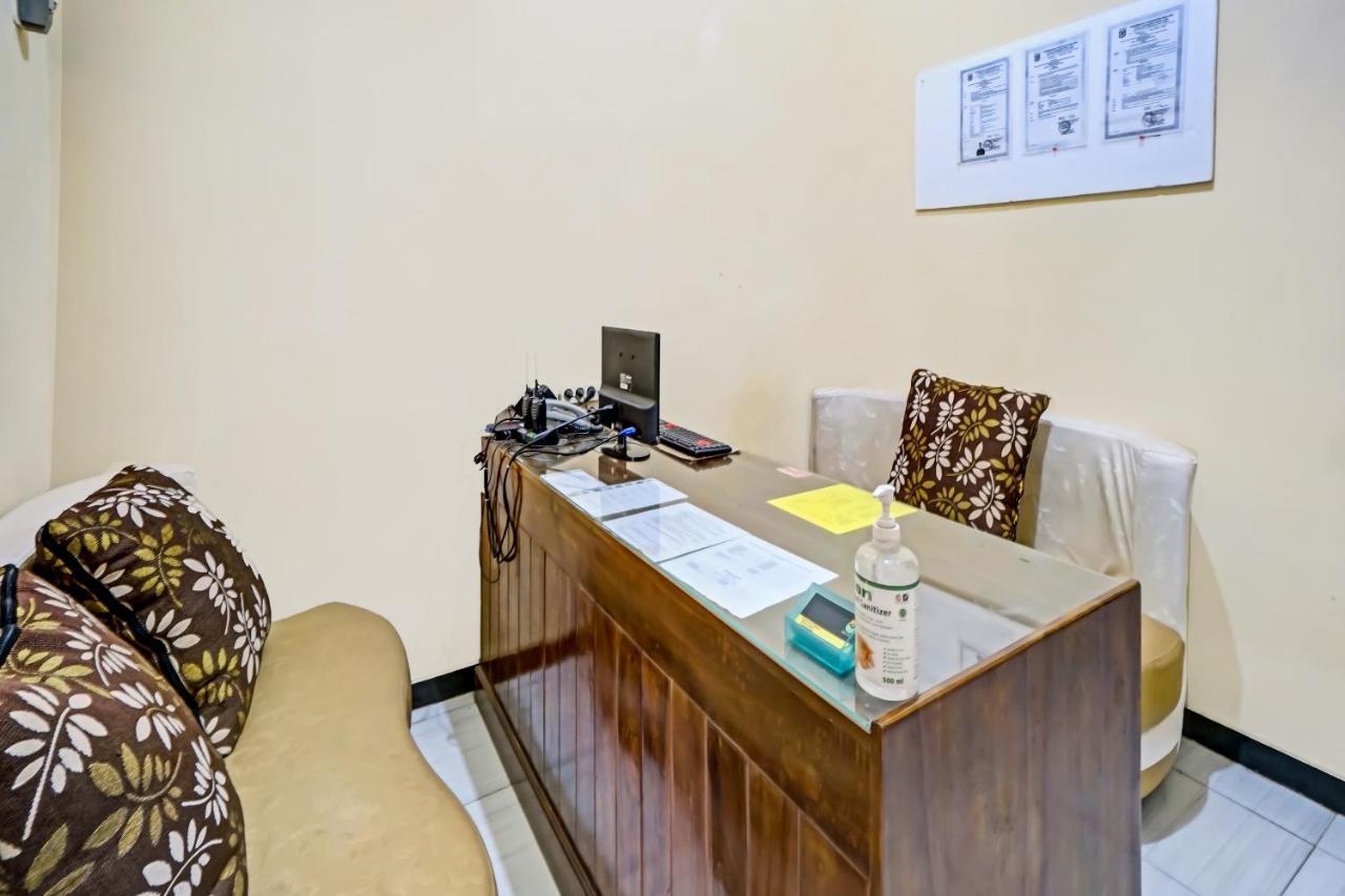 Oyo 3298 Bromo Guest House Family 玛琅 外观 照片
