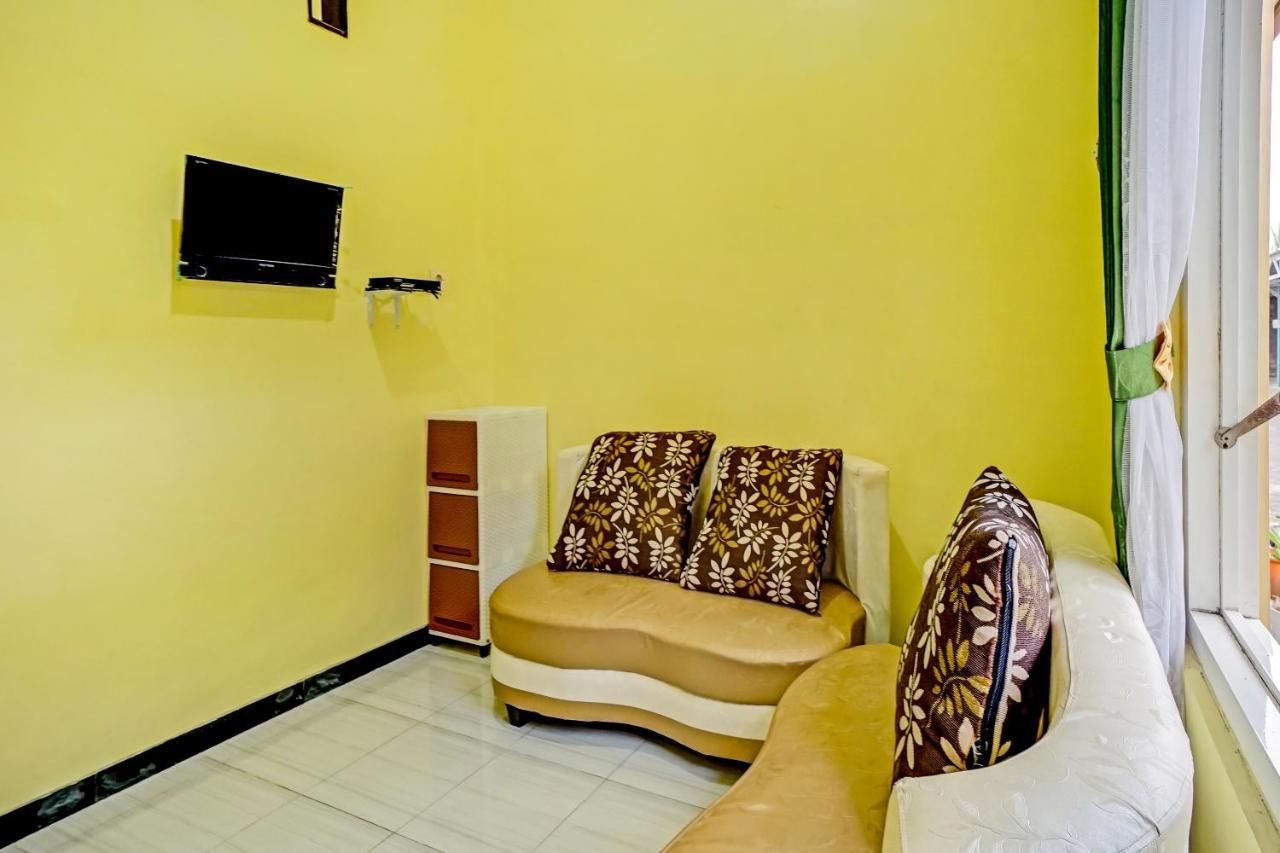Oyo 3298 Bromo Guest House Family 玛琅 外观 照片
