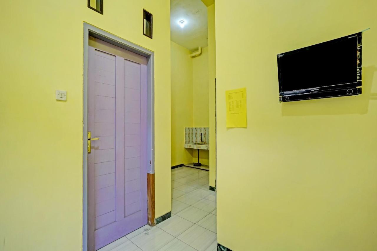 Oyo 3298 Bromo Guest House Family 玛琅 外观 照片