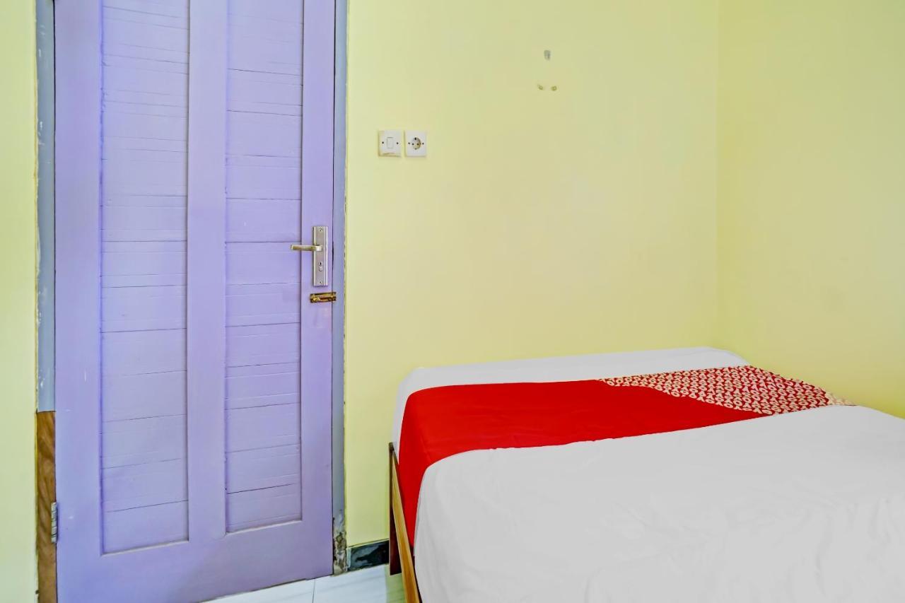 Oyo 3298 Bromo Guest House Family 玛琅 外观 照片