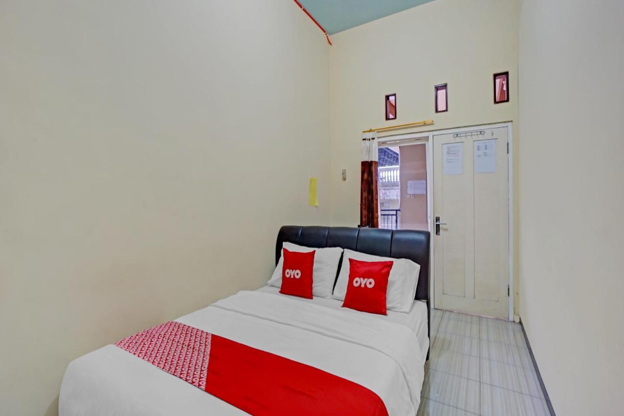 Oyo 3298 Bromo Guest House Family 玛琅 外观 照片