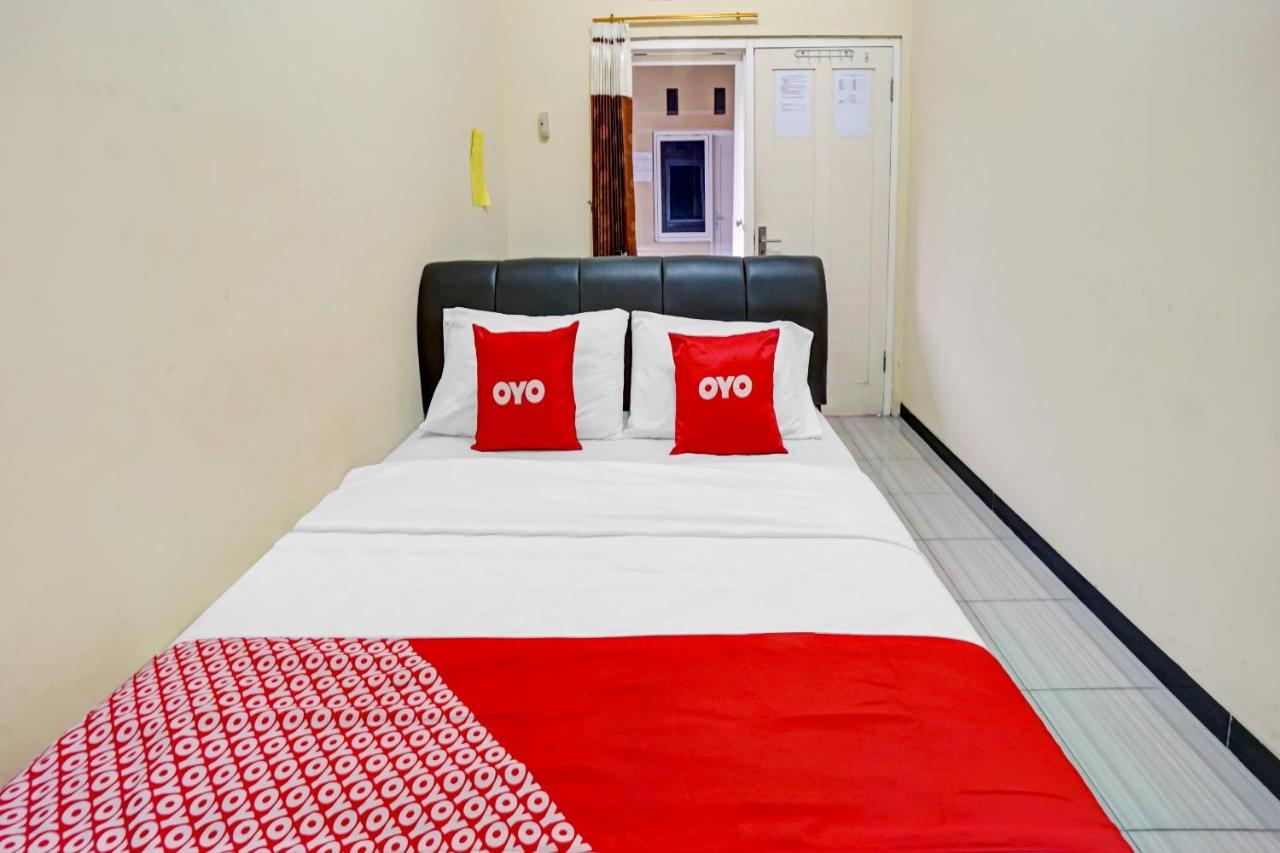 Oyo 3298 Bromo Guest House Family 玛琅 外观 照片